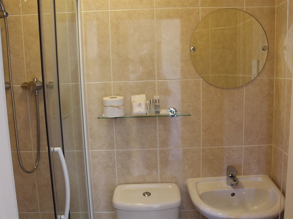 Laurels Guesthouse Witney Kültér fotó