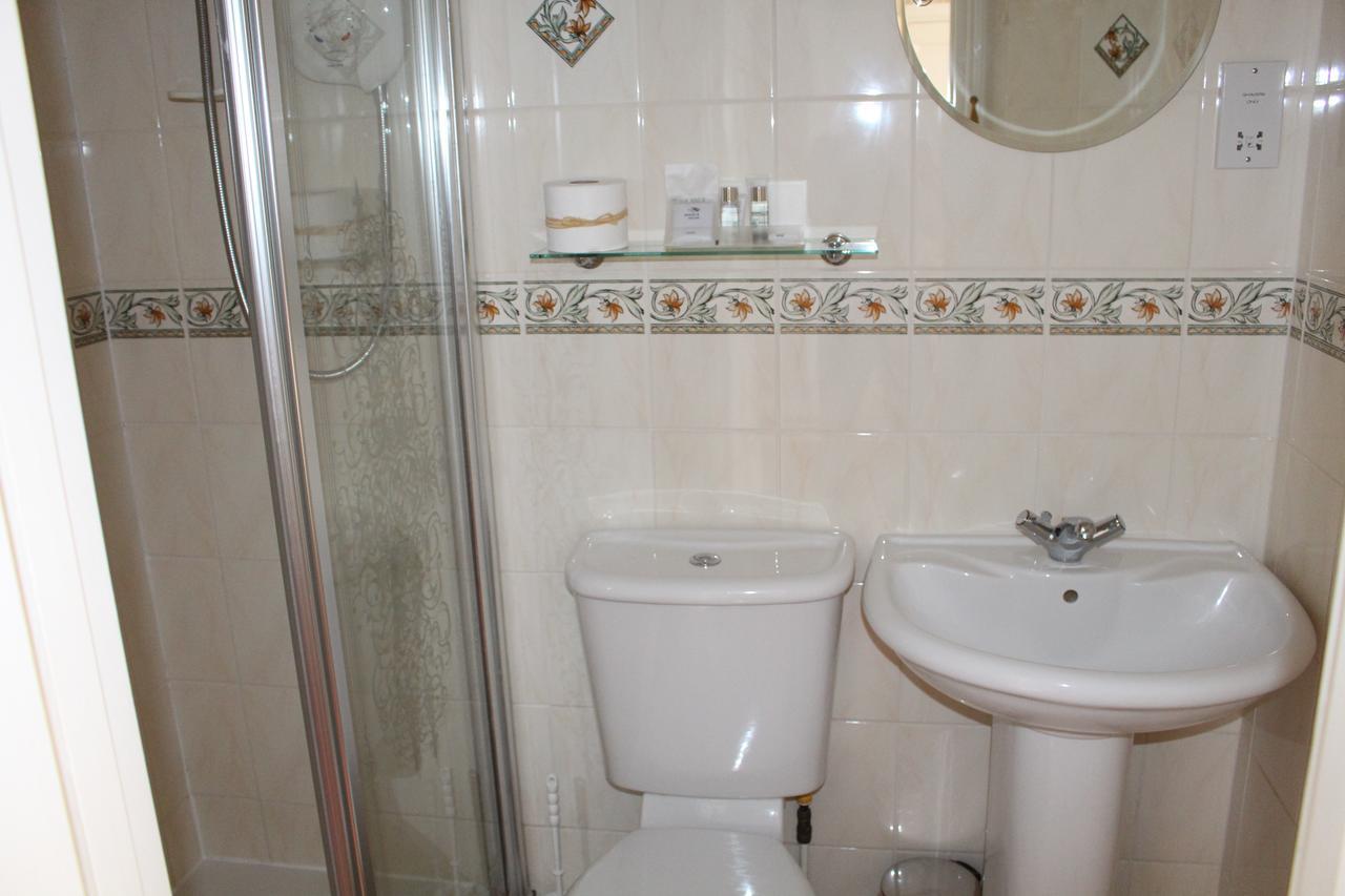 Laurels Guesthouse Witney Kültér fotó
