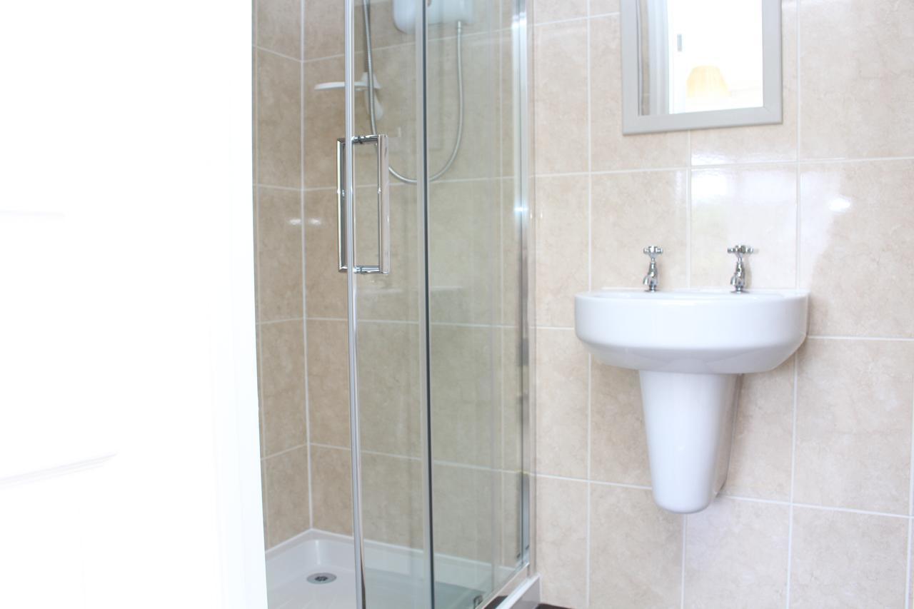 Laurels Guesthouse Witney Kültér fotó